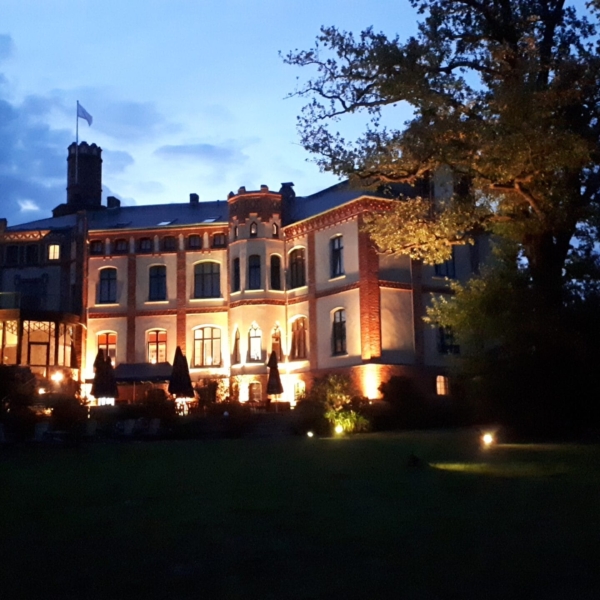 festliche Beleuchtung mecklenburgisches Gutshaus